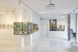 Zdjęcie z ekspozycji wystawy dr Doroty Zych-Charaziak i dr Agnieszki Leszczyńskiej Perspektywy